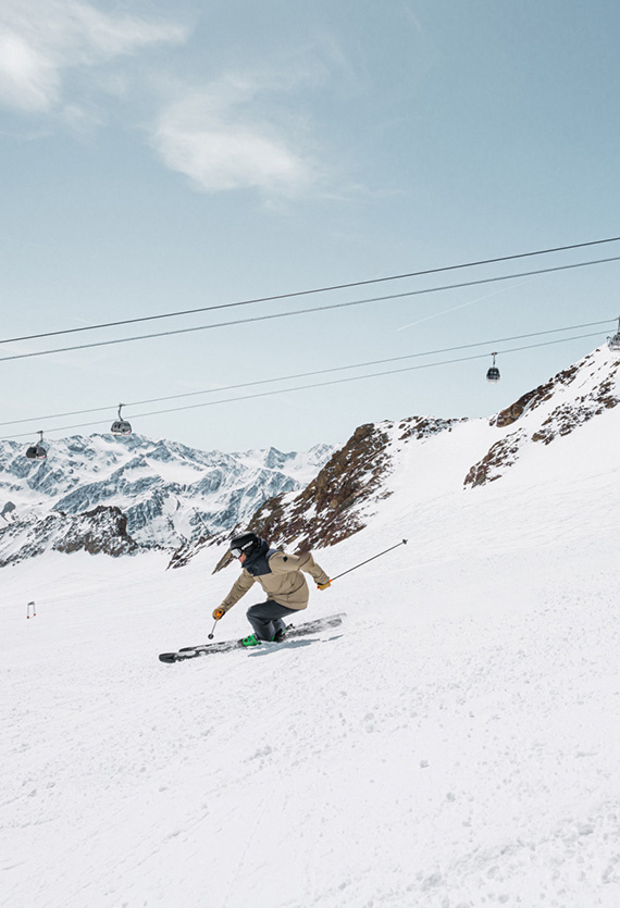 (c)Otztal Toursmus, Aria Sadr Salek, soelden skifahren 09 22